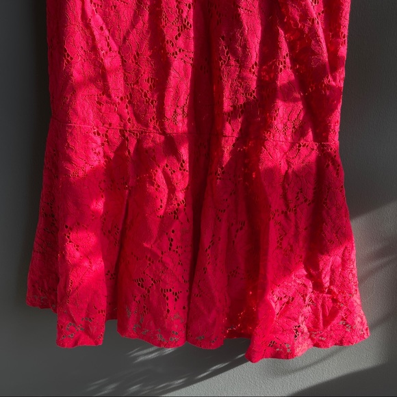 Red Lace dress with pleats - Picture 3 of 4